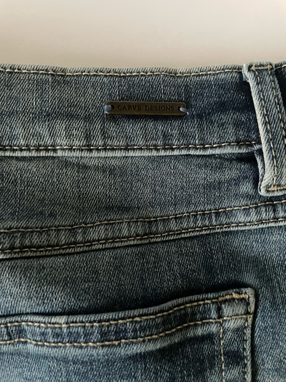 Carve Designs Maui Denim Shorts Favorite Fade Size 14 NWOT - Picture 3 of 8